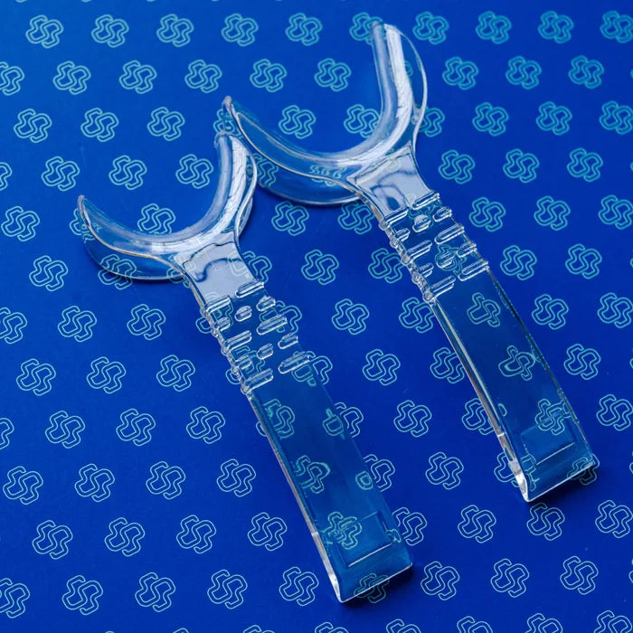 Clear dental photography retractors